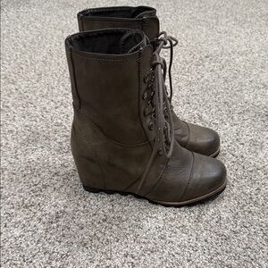 Merona Olive Brown Lace-Up Boots